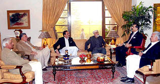 PM meets with Ghani, Hoti and Ministers from NWFP